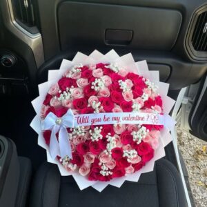Ramo Personalizado de 75 Rosas Ecuatoriana